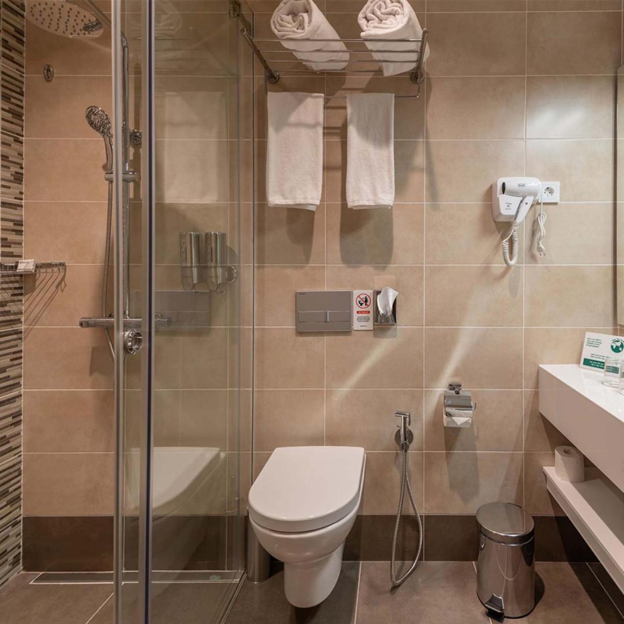 Hotel Glory Near Delhi Internationl Airport New Delhi